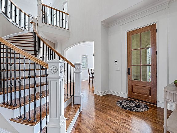 5th image of 3367 Thornbury Dr