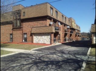 9829 Nottingham Ave APT 3, Chicago Ridge, IL 60415