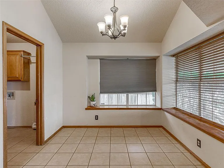 1019 Pruett Dr — Photo 4