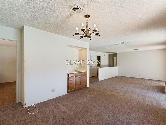 4th image of 1582 Berendo Dr