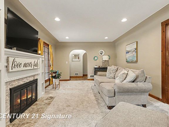 5th image of 1375 Lathrup Ave