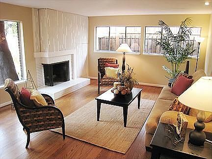 2nd image of 505 W Crescent Dr