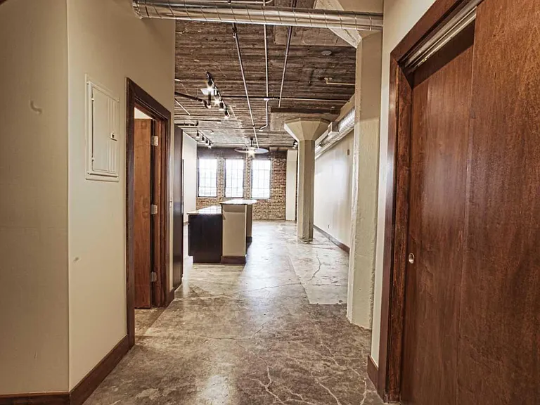 143 N Rock Island Ave #207 — Photo 8