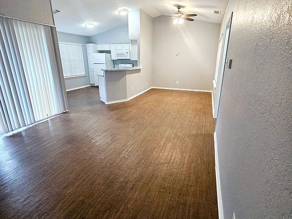 4th image of 802-814 Castleglen Dr #802/102