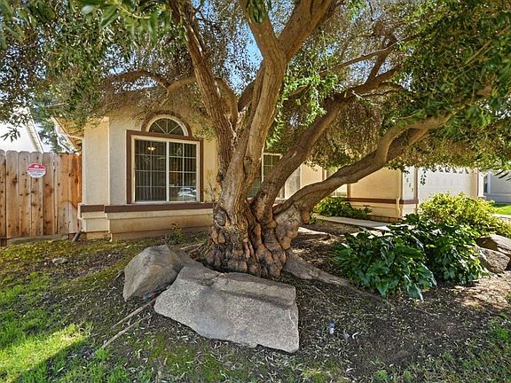 2nd image of 3882 Pintail Ct