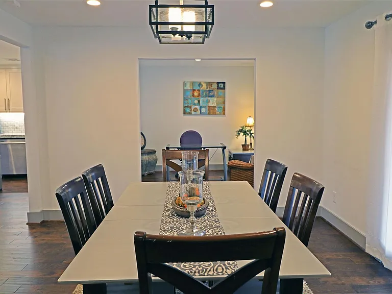 5527 Valkeith Dr — Photo 15