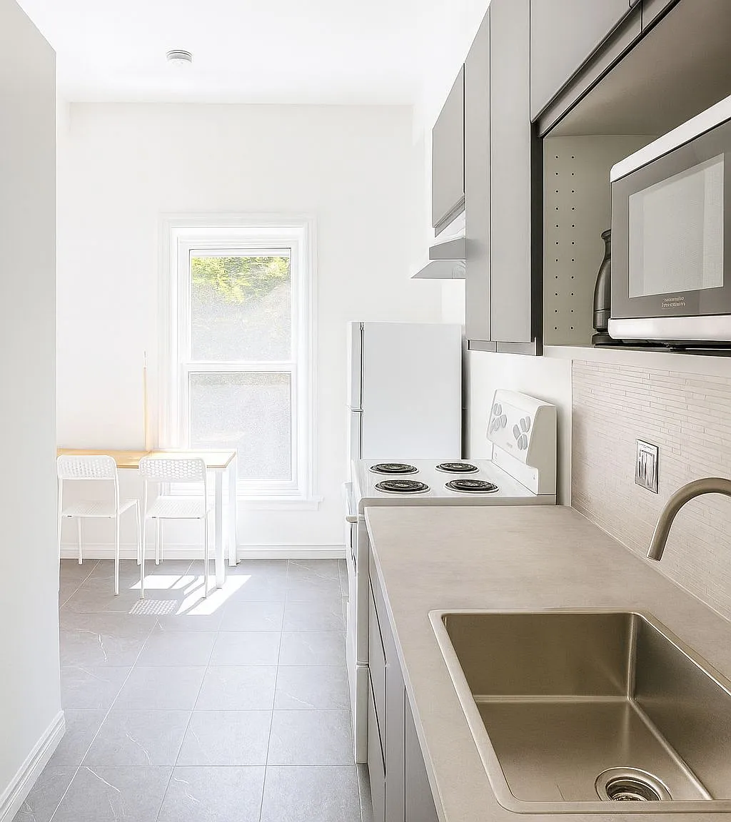 1 bed, $1,000 — Photo 3