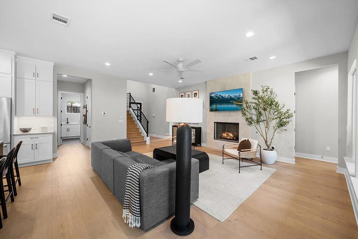 5 bed, 3.0 bath, 3085 sqft, $6,000 — Photo 4