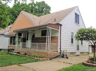 6142 Helen St, Garden City, MI 48135
