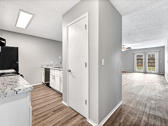 2nd image of 1573 N Boxley Ave
