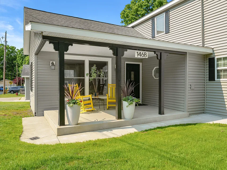 Porch on corner lot