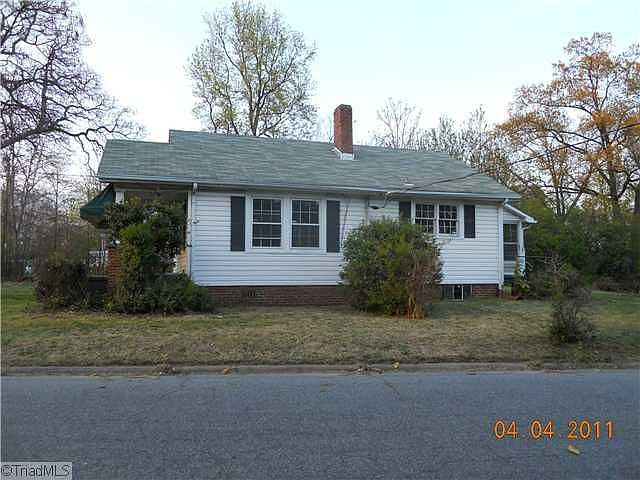 2nd image of 1515 Rainbow Dr
