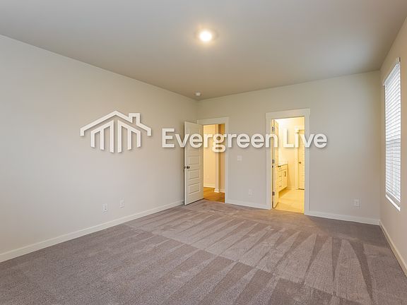4th image of 856 Bur Oak Ct