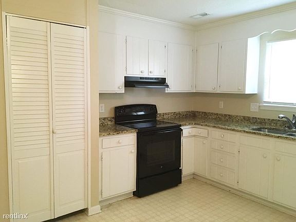 50110808_10442-camelback-cir_charlotte_nc_4