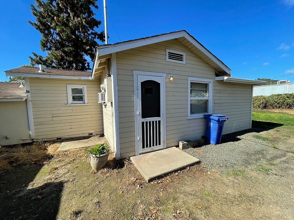 203 SW Main St, Winston, OR 97496 Zillow