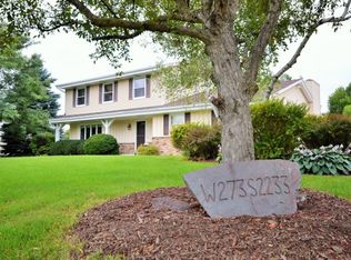 W273S2233 Fenway Dr S, Waukesha, WI 53188