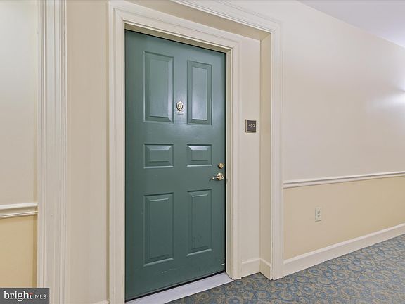 3rd image of 12915 Alton Sq APT 403