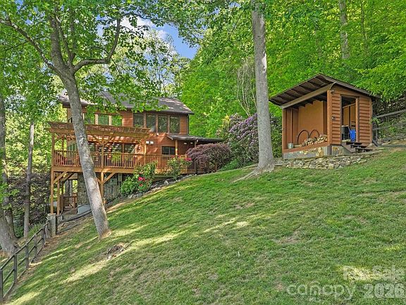 4th image of 52 Mountain Park Dr