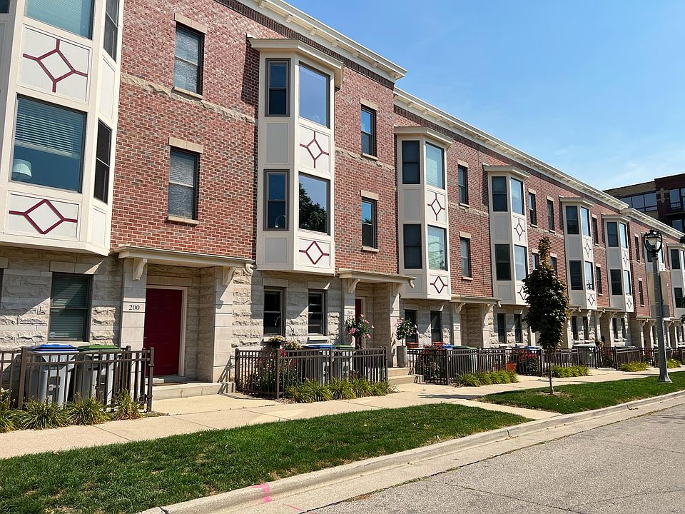 212 E Reservoir