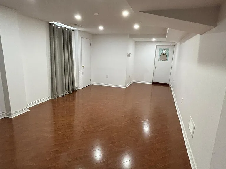 3860 McDowell Dr #BASEMENT — Photo 12