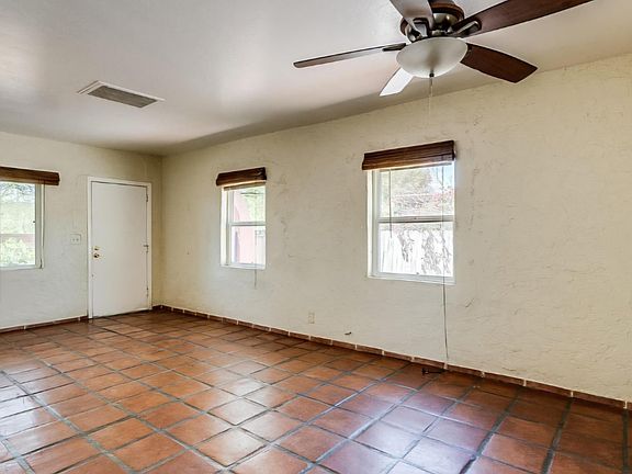 5th image of 3913 E Montecito St