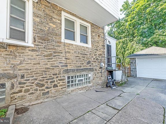 3rd image of 1018 N 64th St