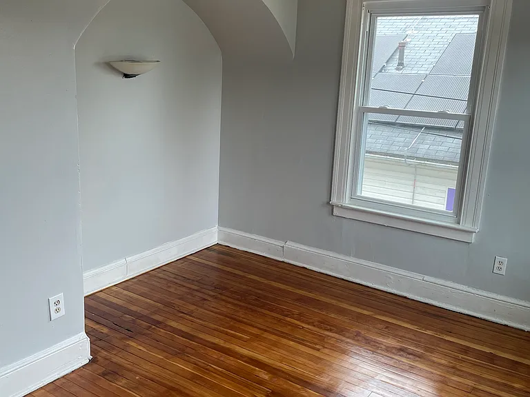 67-69 Sisson St #2 — Photo 4