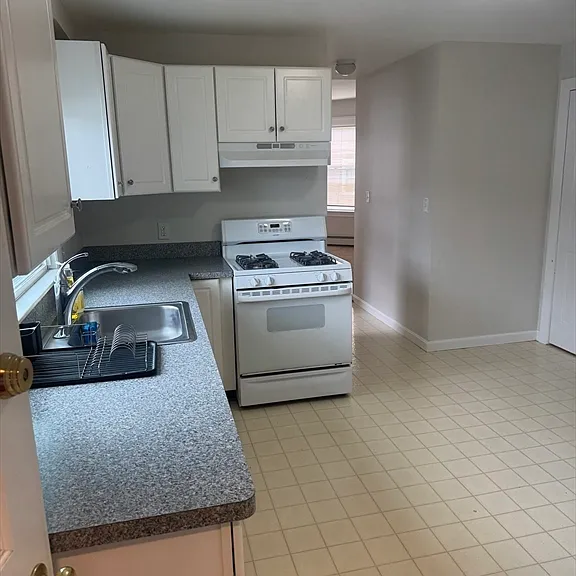 44 Spring St #3 — Photo 1