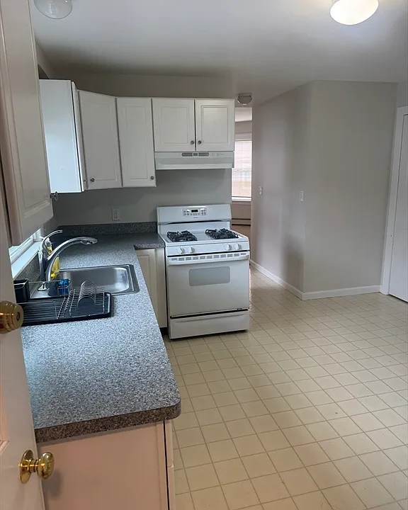 44 Spring St #3