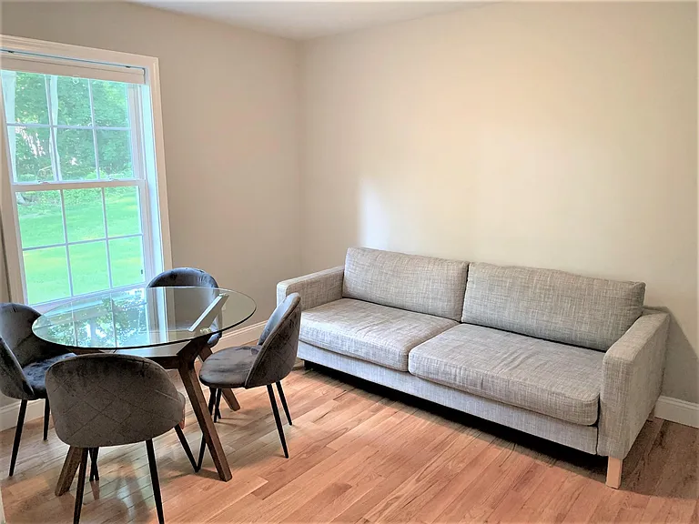 380 King St #11 — Photo 19