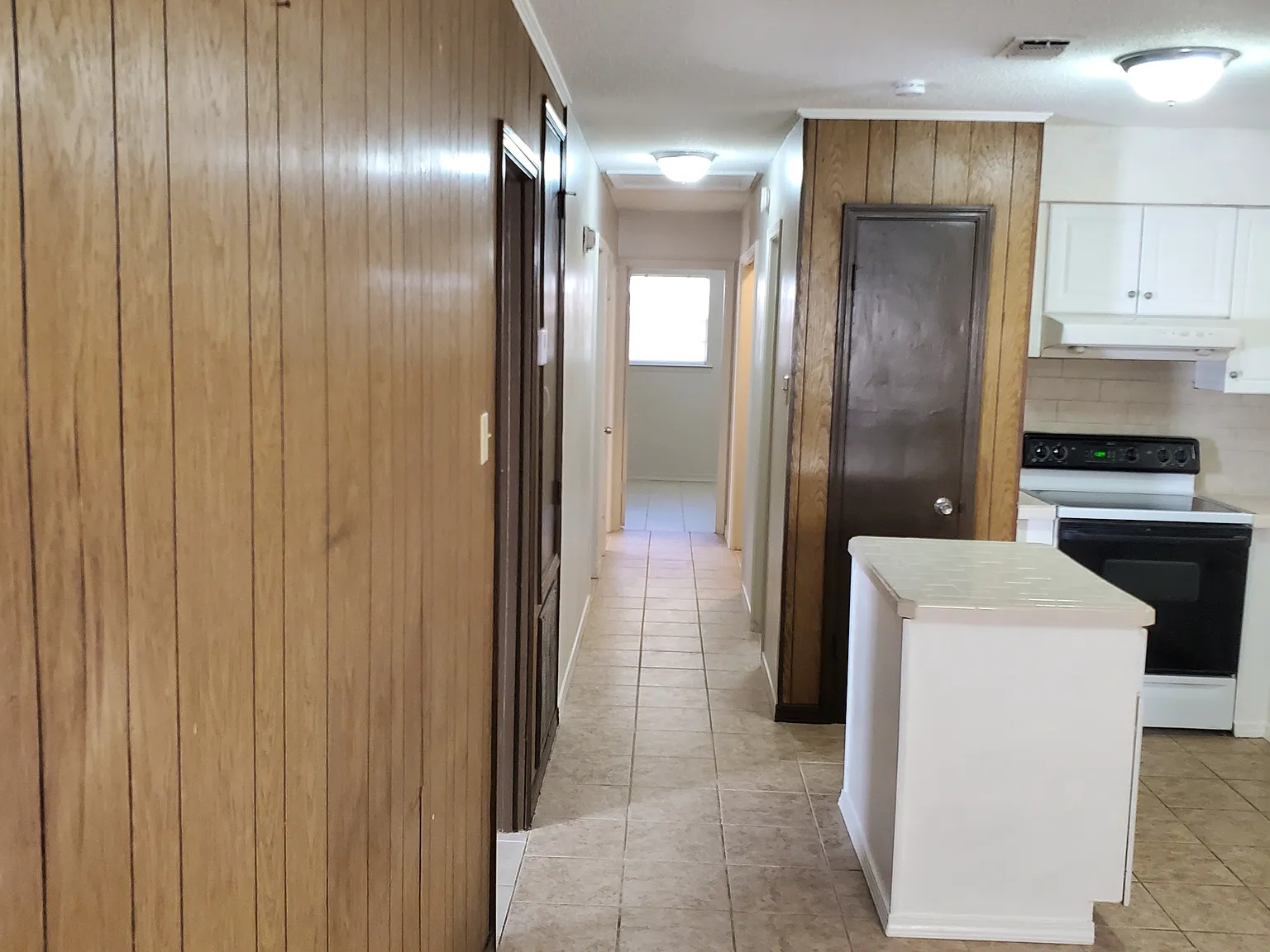3 bed, 1244 sqft, $1,300 — Photo 4