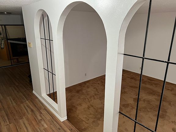 5th image of 4801 Sarasota St NE