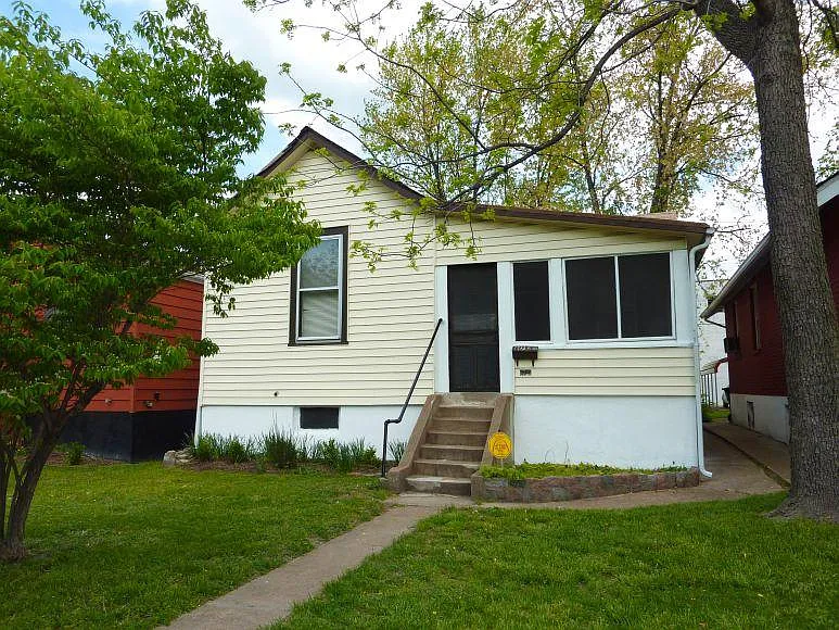 6725 Vernon Ave photo 1