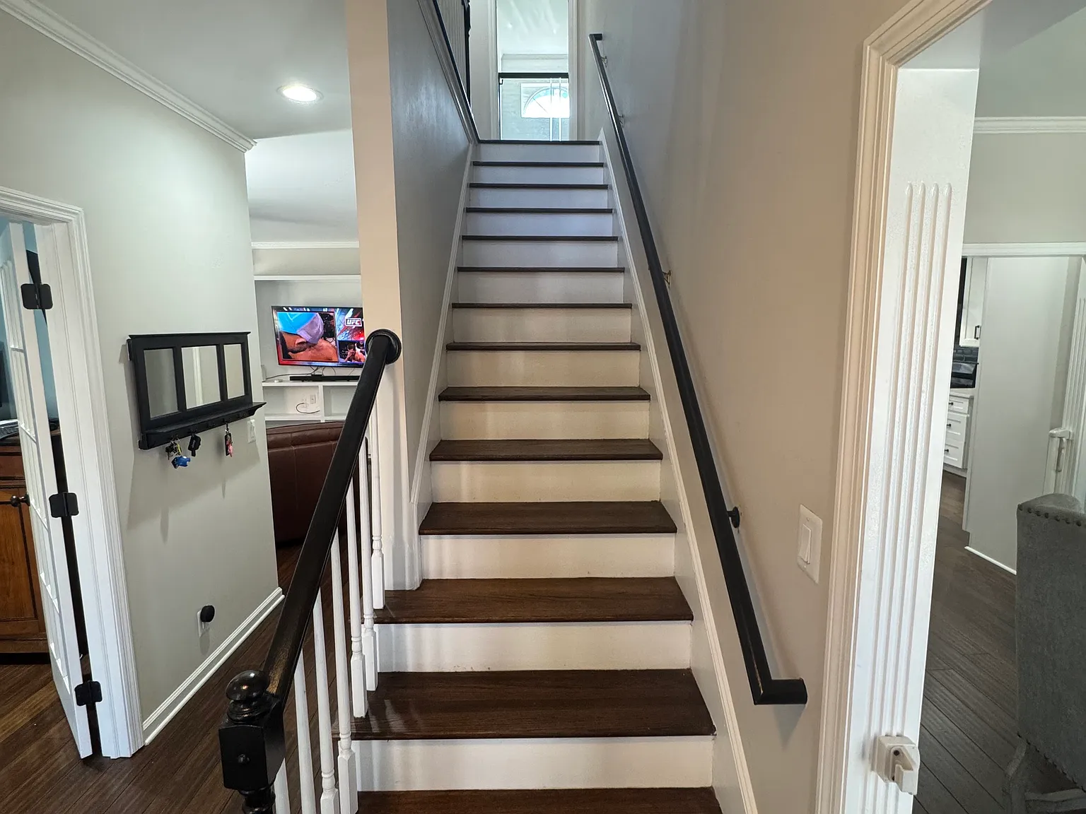 Renovated 4 bedrooms and 3.5 bedroom located in Franklin (Grassland School) — Photo 2