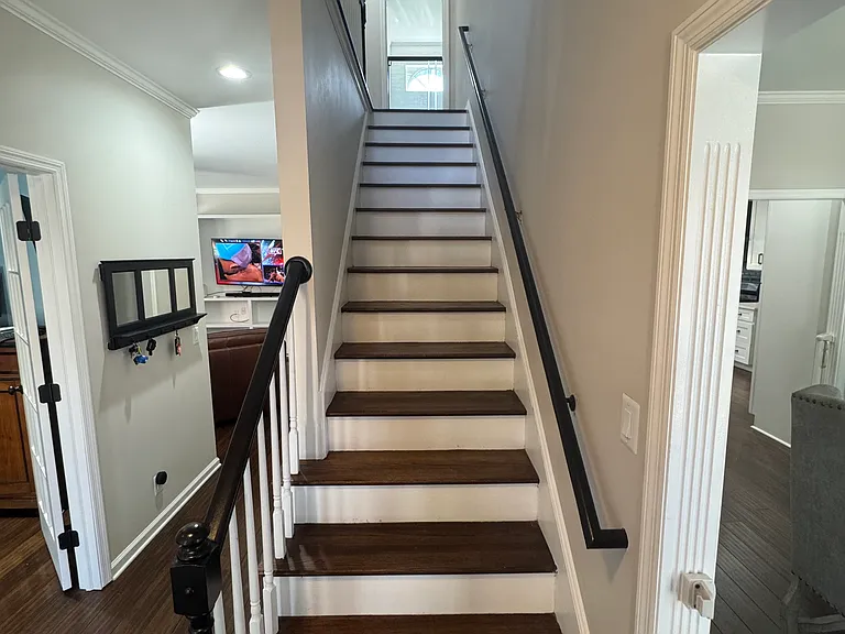 405 Wexford Ct — Photo 2