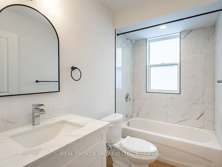 115 Catharine St N #2 — Photo 16