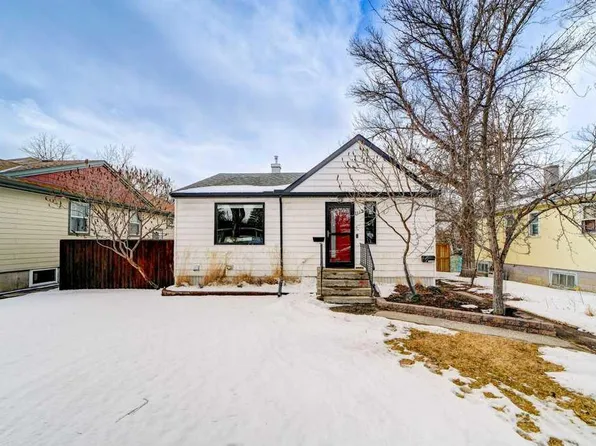 1112 E 17th St S, Lethbridge, AB T1K 1Y1