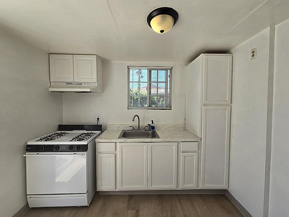 4th image of 9212 Abbotsford Rd #A