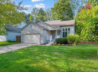 5474 Brookhaven Ct, Waterford, MI 48327