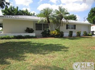 123 W Lake Dr, Lehigh Acres, FL 33936