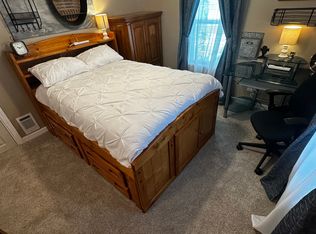 32 Hazel St, Manchester, CT 06040