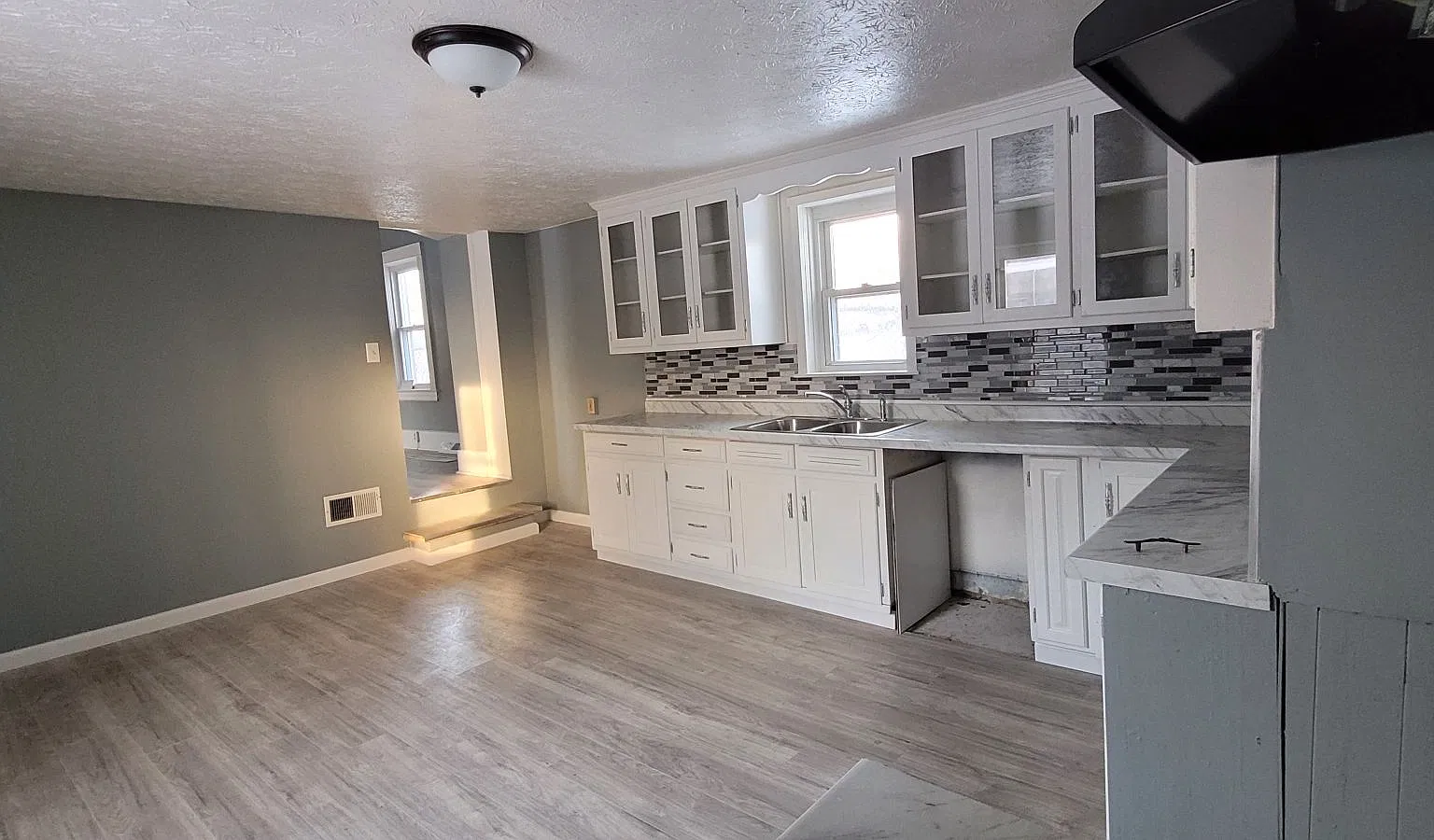 3 bed, 1.5 bath, 1500 sqft, $1,400 — Photo 4