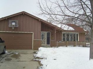 5030 Surrey Ln, Greendale, WI 53129