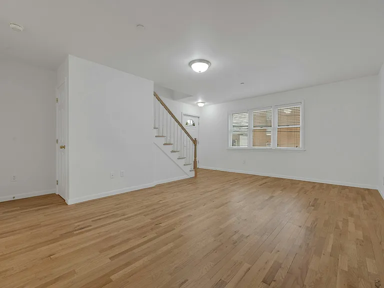 65 Halstead Ave #C — Photo 4