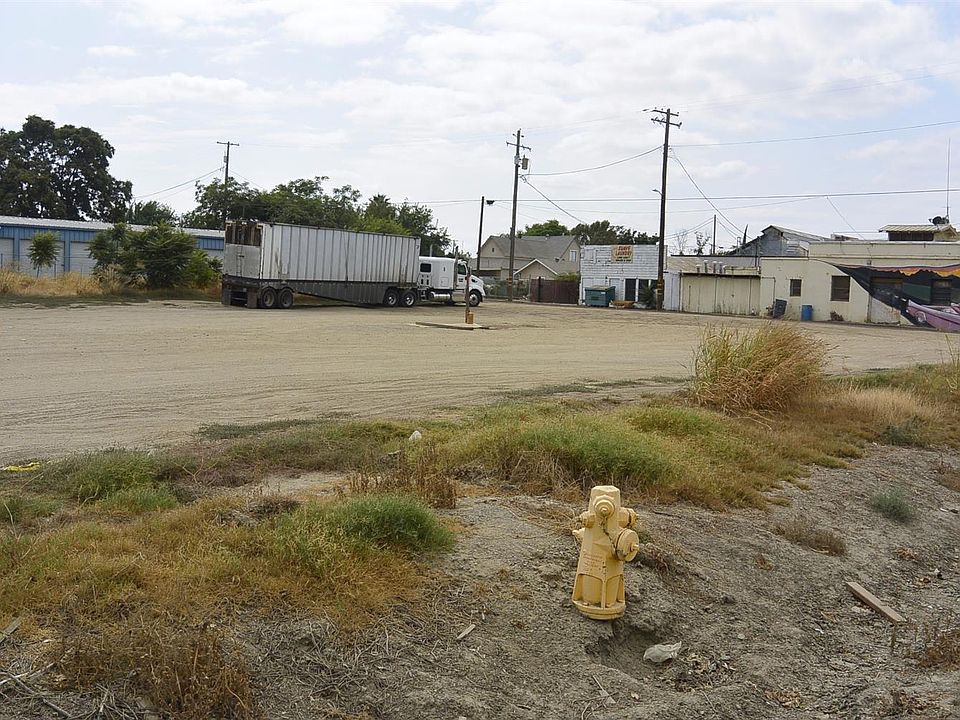 2nd image of 632 6th St