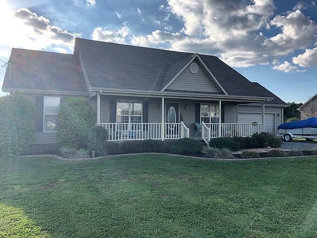 1st image of 13 Fox Wood Dr