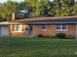 1320 Hilltop Dr, Pekin, IL
