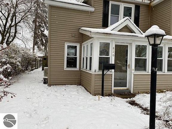 2nd image of 826 Marion Ave