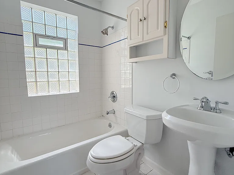 9046 Southview Ln — Photo 11