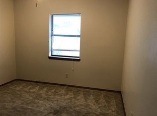 301 Sooner Trl, Enid, OK 73703